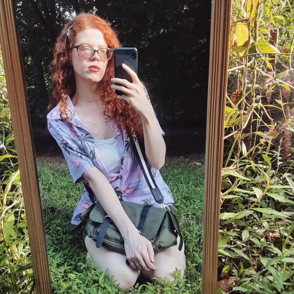 Meet your Posher - Picture 2 of 12